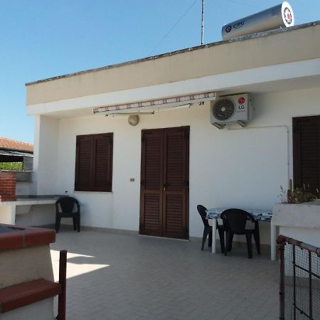 Appartamento indipendente Torre dell'Orso Esterno foto